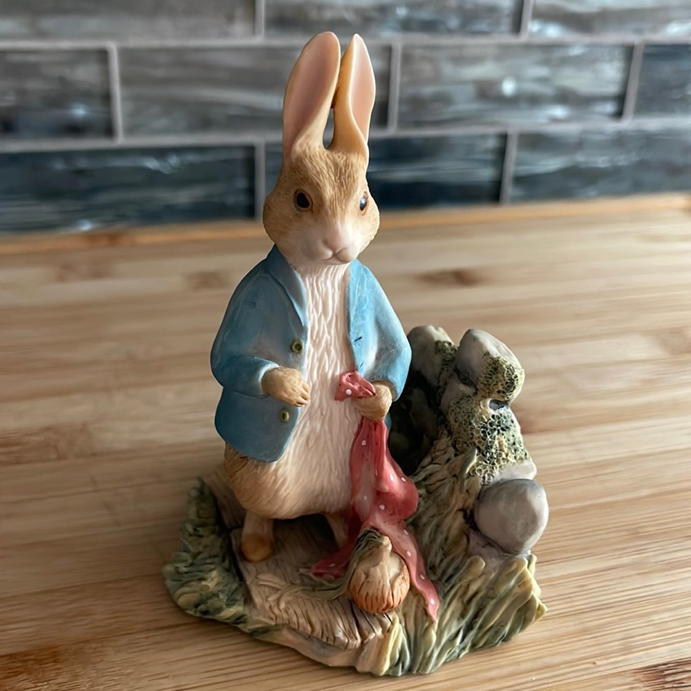 World of Beatrix Potter Peter Rabbit in the Garden BP1 1987